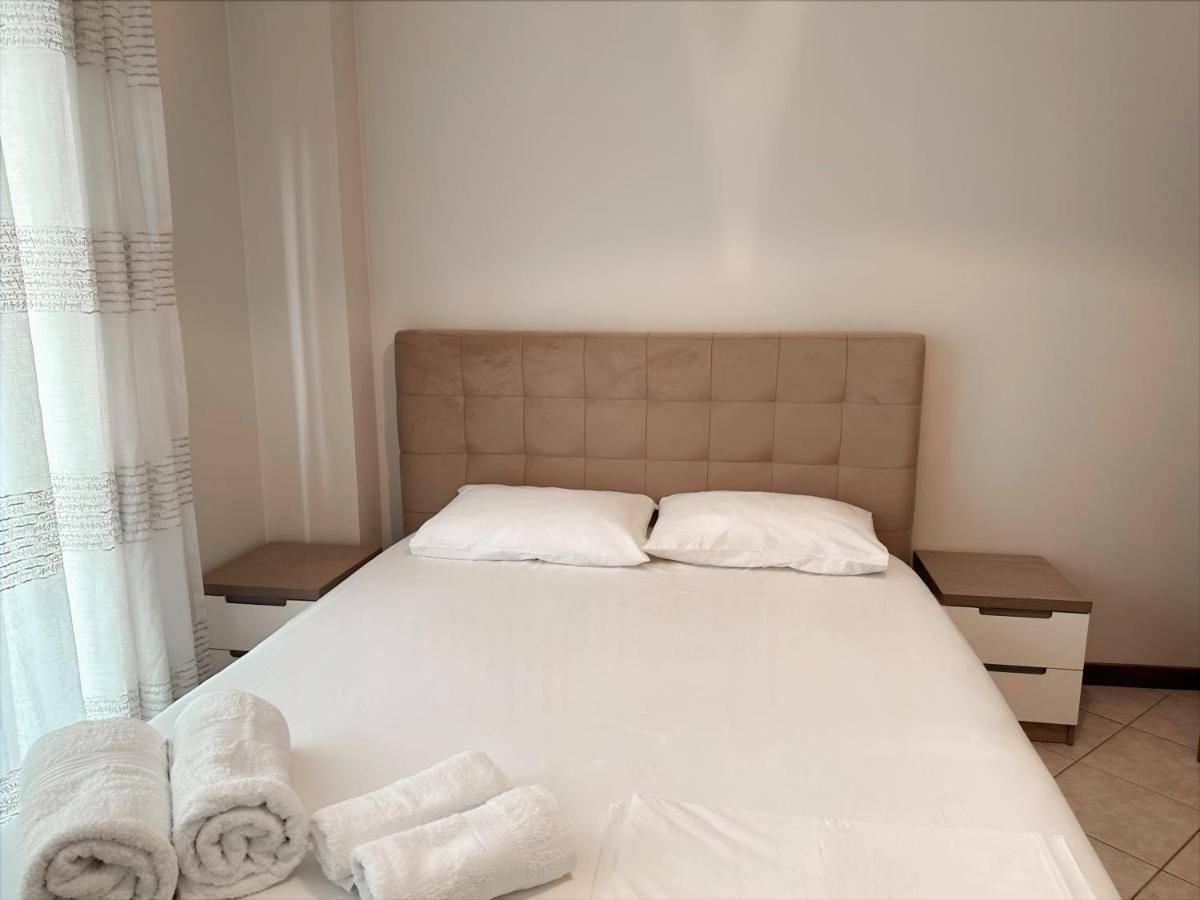 Bed & Breakfast Mina Tirana Esterno foto